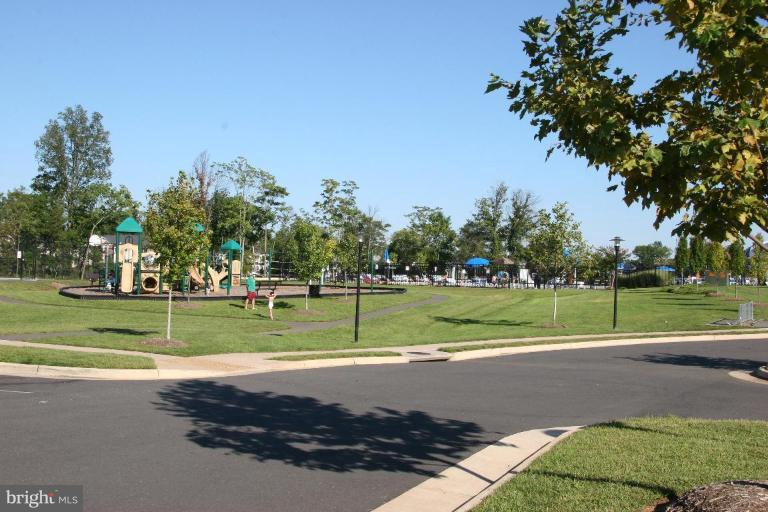 9009 Ribbon Falls Loop Bristow, VA 20136 - Photo 15 of 28 Community Playground