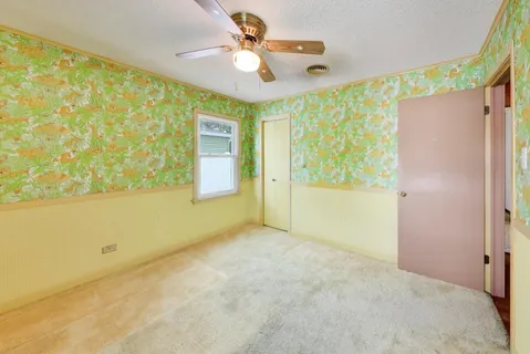 $310,000 | 301 North Schubert Street, Palatine, IL 60067