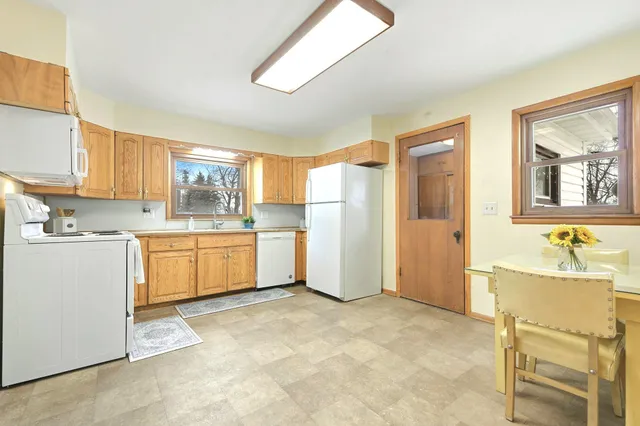 $164,900 | 630 Mowbray Street, Stewart, MN 55385