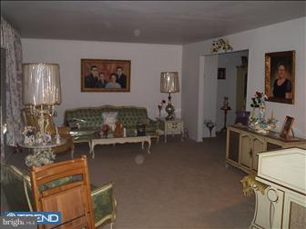 6 Conestoga Road Clementon, NJ 08021 - Photo 2 of 6 Living Room