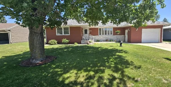 $259,500 | 511 South Mccornell Avenue, Parkers Prairie, MN 56361