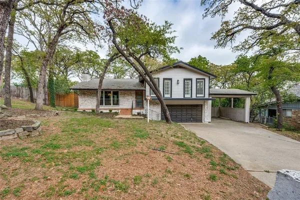$425,000 | 2705 Black Oak Lane, Arlington, TX 76012