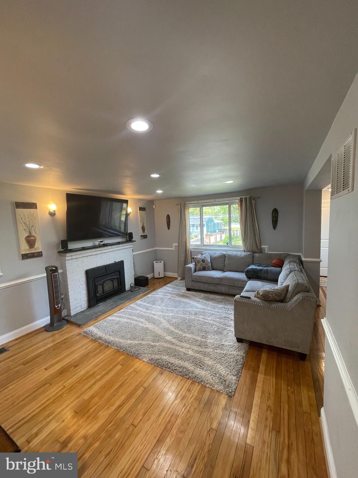 6303 Woodley Road Clinton, MD 20735 - Photo 8 of 31