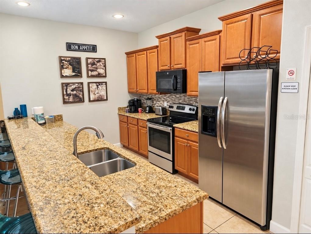 8961 Bismarck Palm Road Kissimmee, FL 34747 - Photo 3 of 20 Gallery Image 3