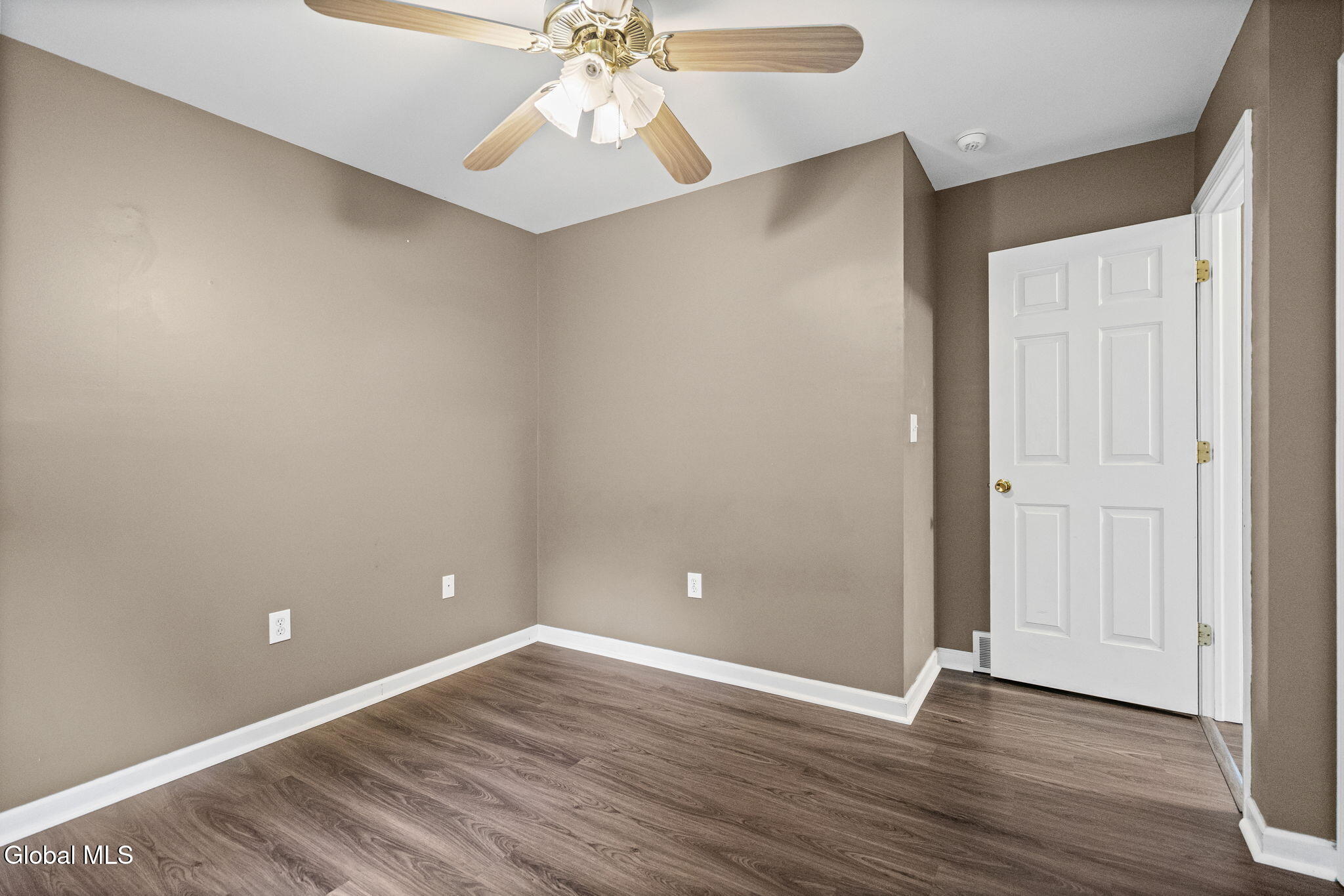 408 New Karner Road Colonie, NY 12205 - Photo 26 of 39 8-web-or-mls-408-new-karner-rd