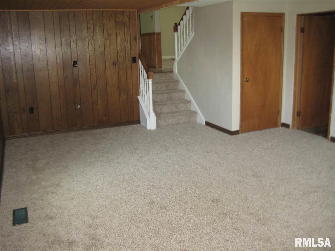 402 Mile Tree Road East Peoria, IL 61611 - Photo 17 of 19 Gallery Image 17