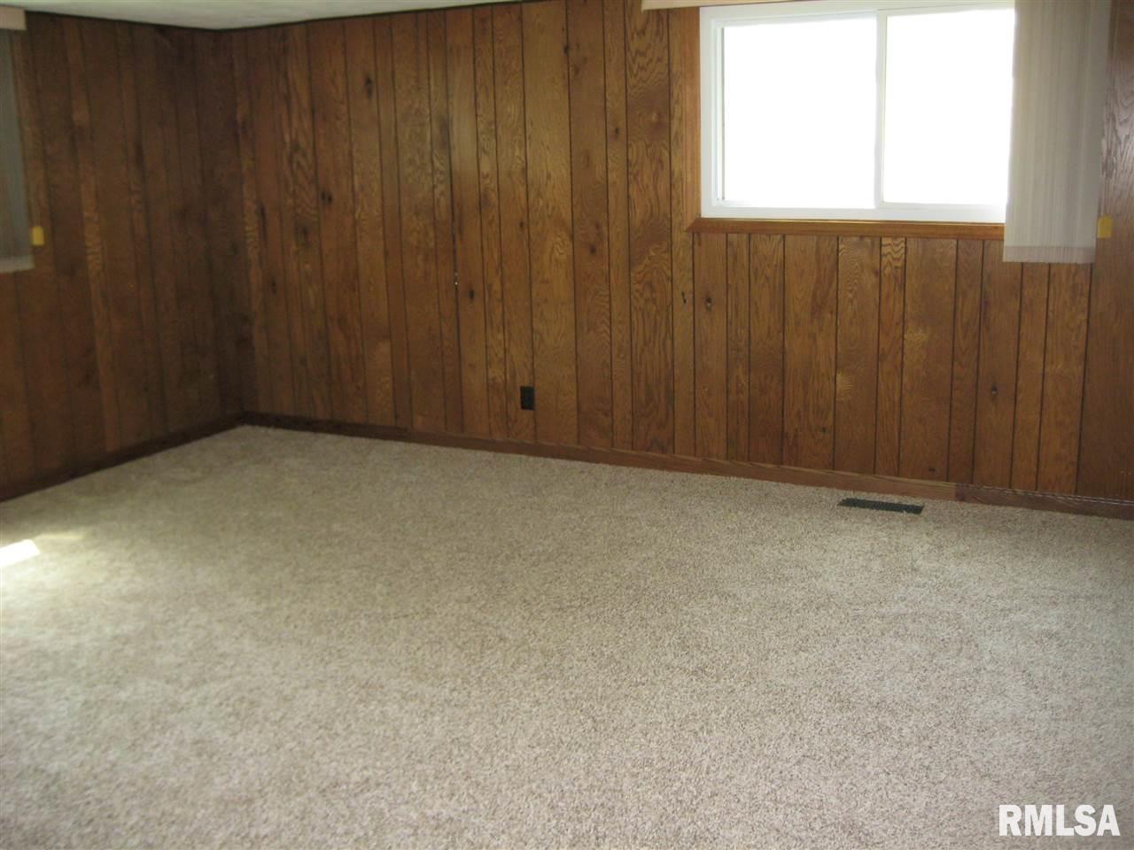402 Mile Tree Road East Peoria, IL 61611 - Photo 18 of 19 Gallery Image 18
