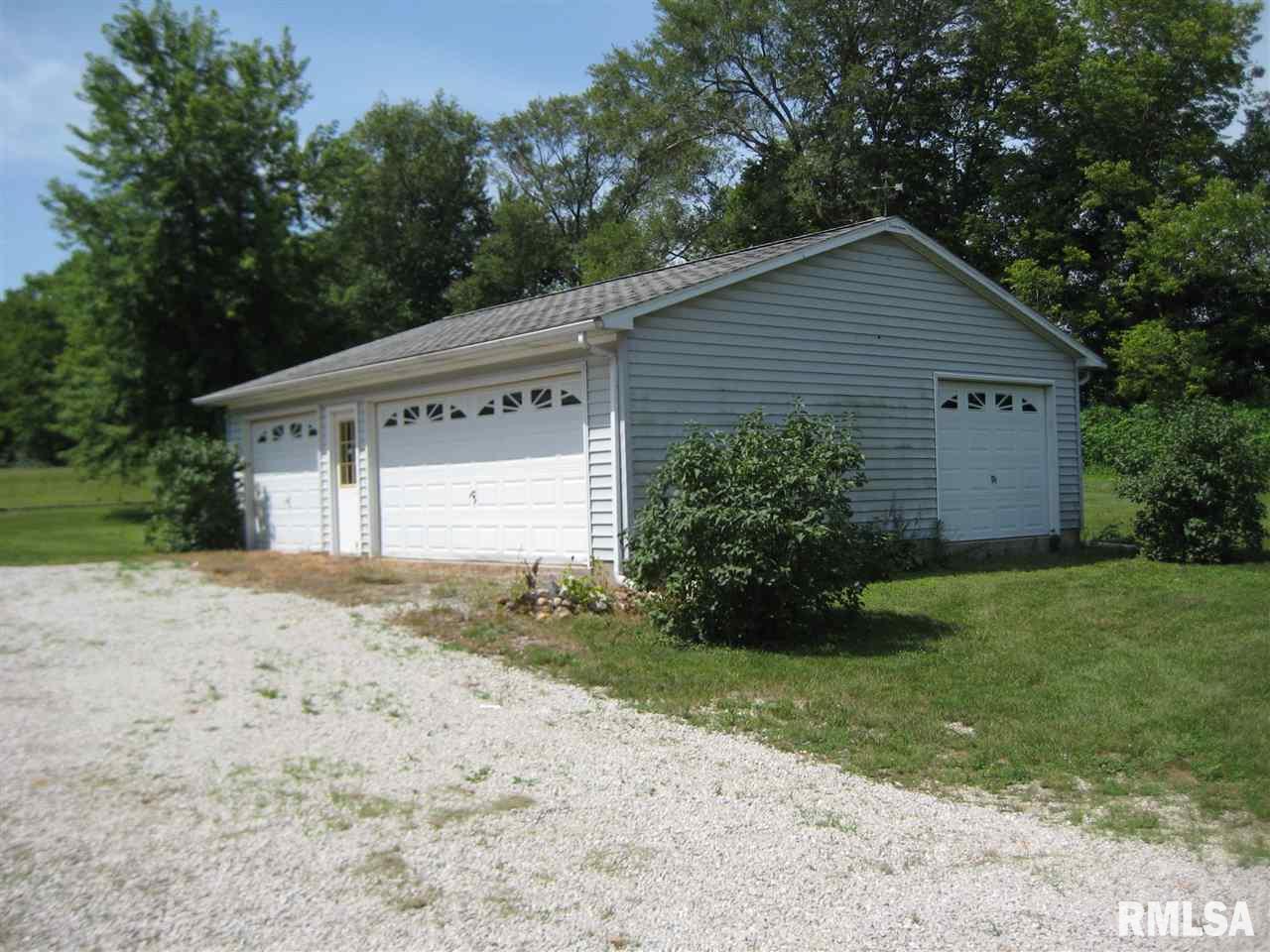 402 Mile Tree Road East Peoria, IL 61611 - Photo 3 of 19 Gallery Image 3