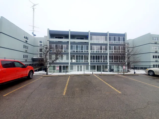 $177,000 | 315 Park Lake Boulevard, Unit 302, Detroit Lakes, MN 56501