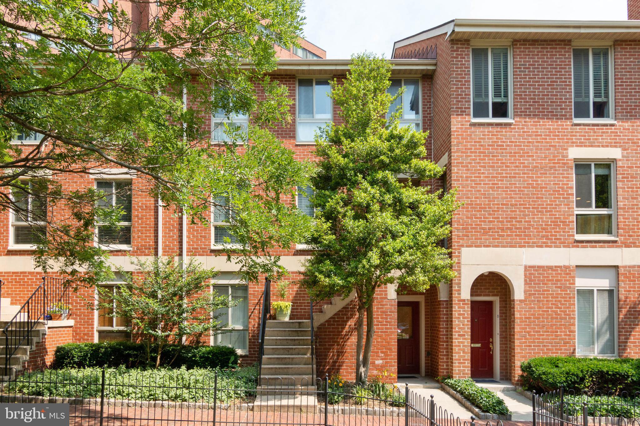 Welcome to 16 Andrew Place! 2nd level condo