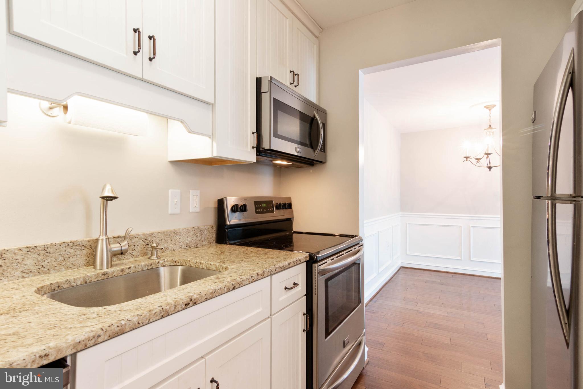 16 Andrew Place, Unit R122 Baltimore, MD 21201 - Photo 12 of 30 Kitchen
