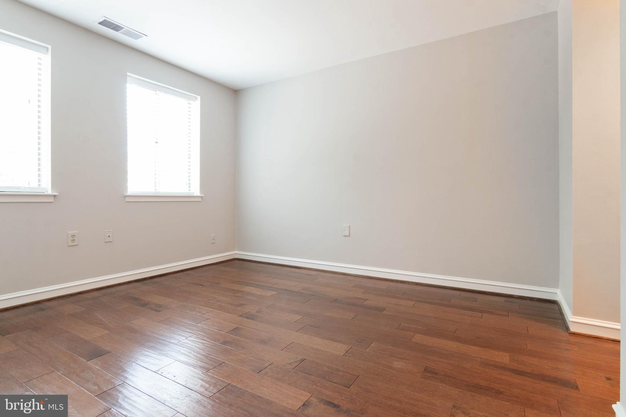 16 Andrew Place, Unit R122 Baltimore, MD 21201 - Photo 16 of 30 Bedroom 1 - Master