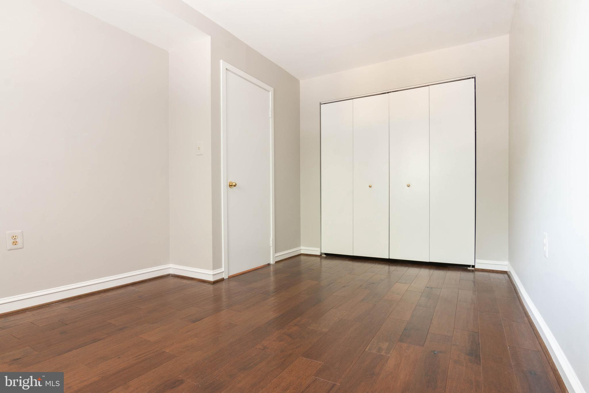 16 Andrew Place, Unit R122 Baltimore, MD 21201 - Photo 24 of 30 Bedroom 2