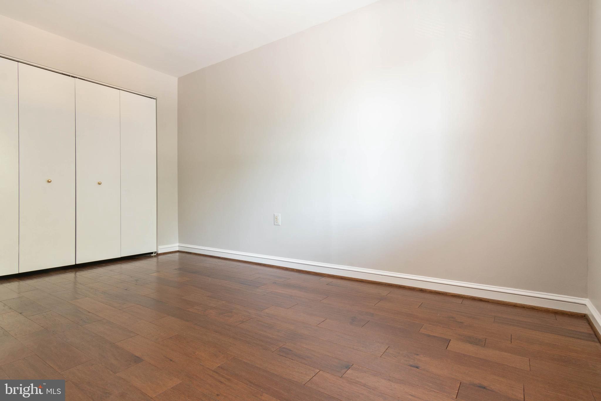 16 Andrew Place, Unit R122 Baltimore, MD 21201 - Photo 25 of 30 Bedroom 2