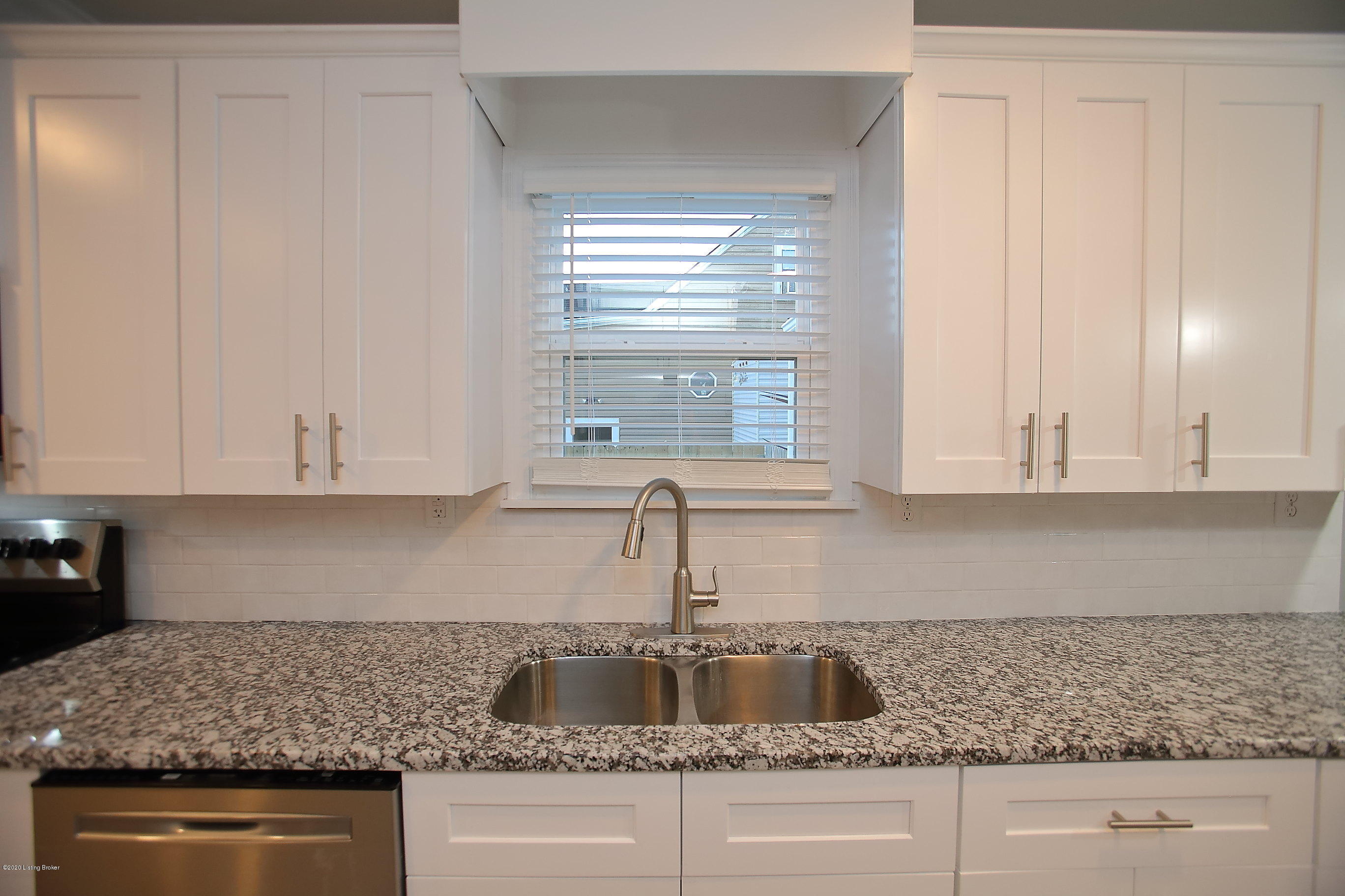 4717 Dohn Road Louisville, KY 40216 - Photo 14 of 48 Kitchen