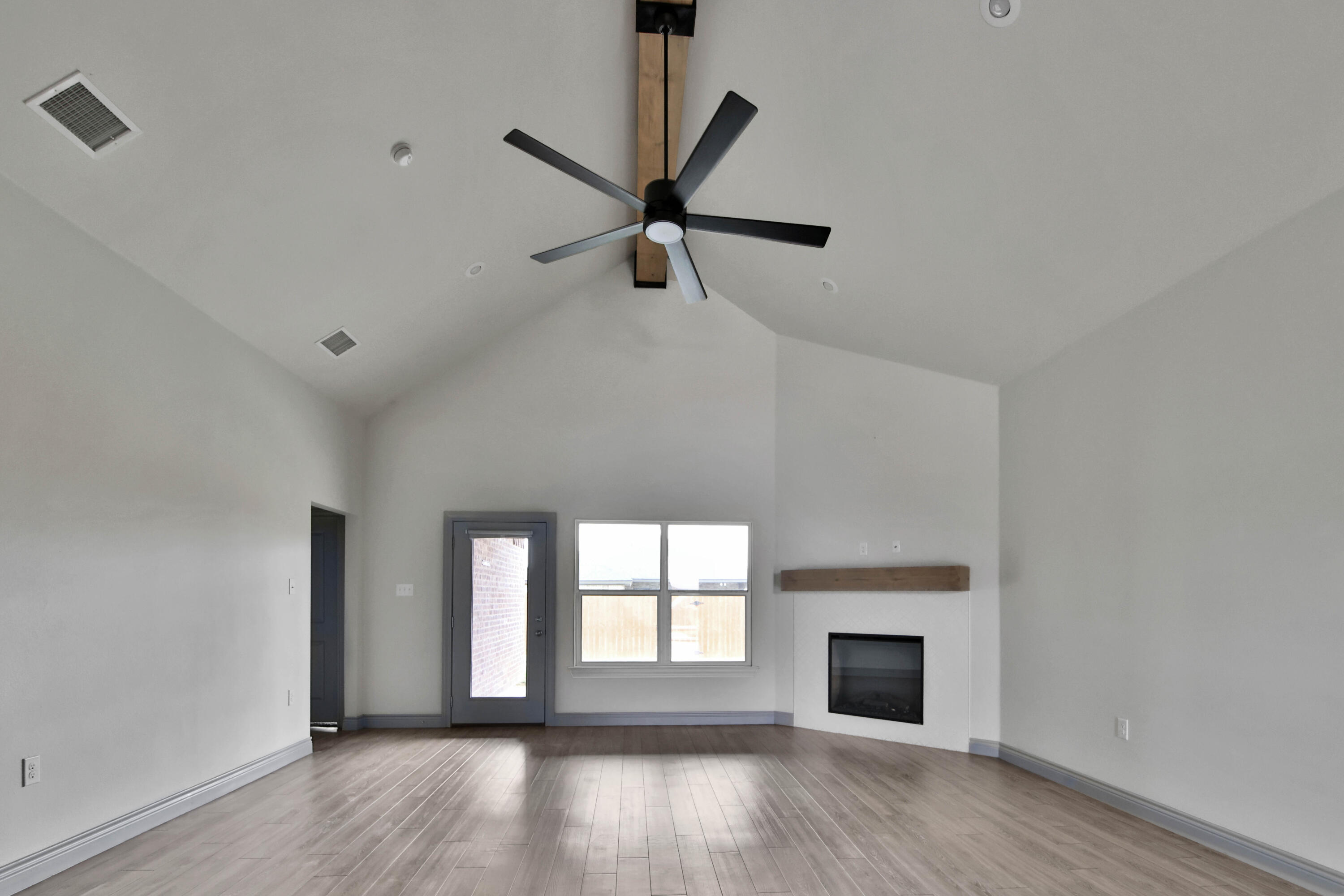 5704 117th Street Lubbock, TX 79424 - Photo 5 of 25 IMG_8578