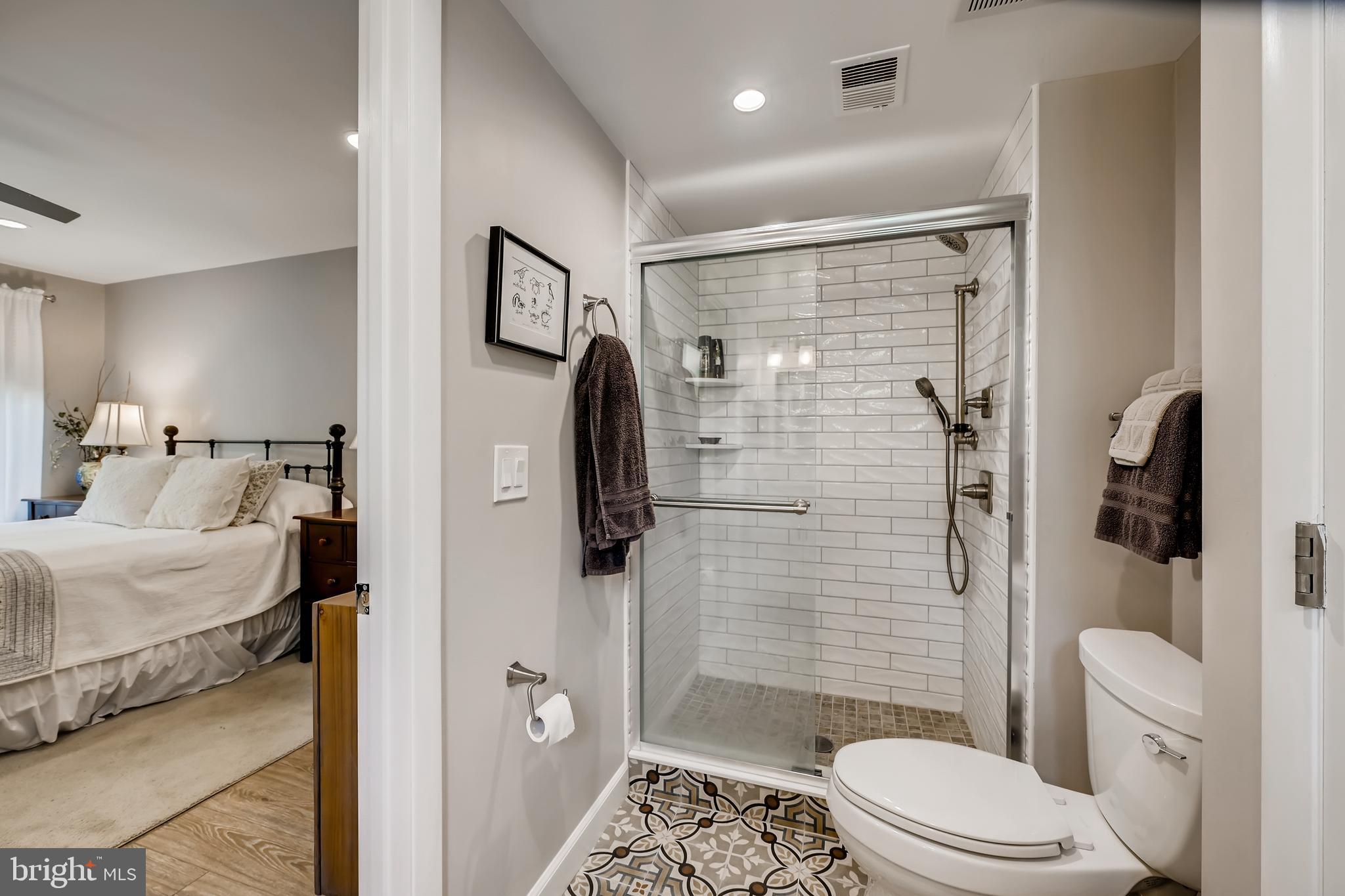 112 Cross Keys Road, Unit R112D Baltimore, MD 21210 - Photo 13 of 17 stylishly updated master bath