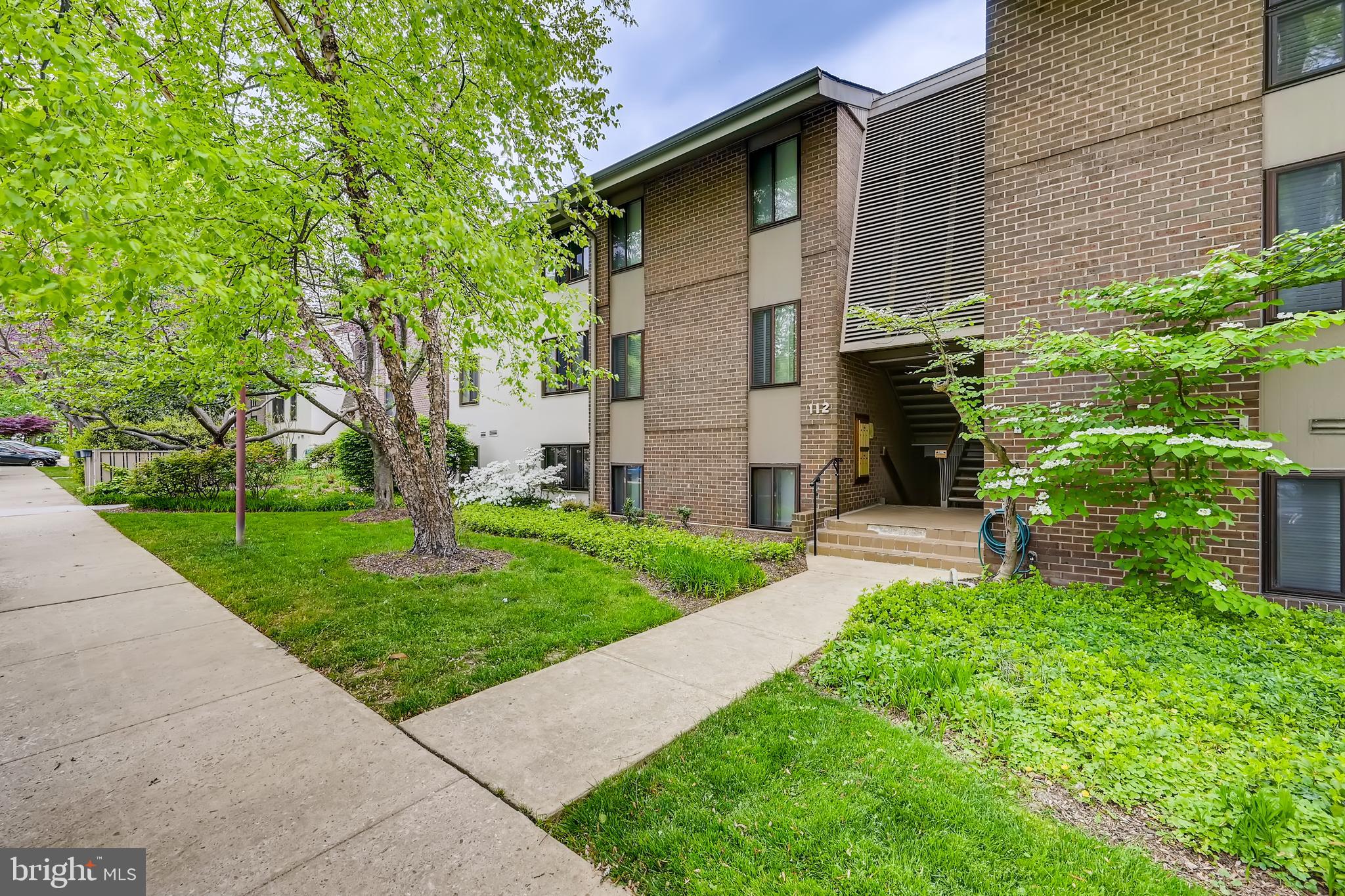 112 Cross Keys Road, Unit R112D Baltimore, MD 21210 - Photo 3 of 17