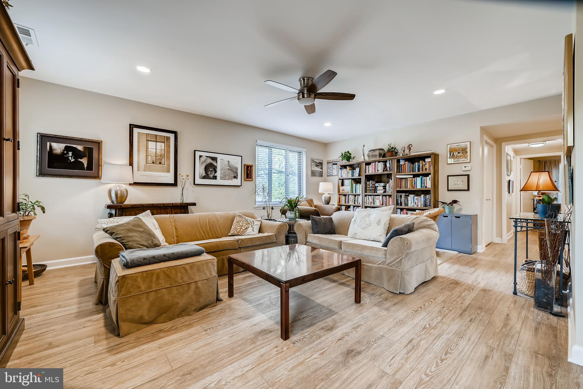 112 Cross Keys Road, Unit R112D Baltimore, MD 21210 - Photo 5 of 17 Welcome home - 3 exposures of sunlight!