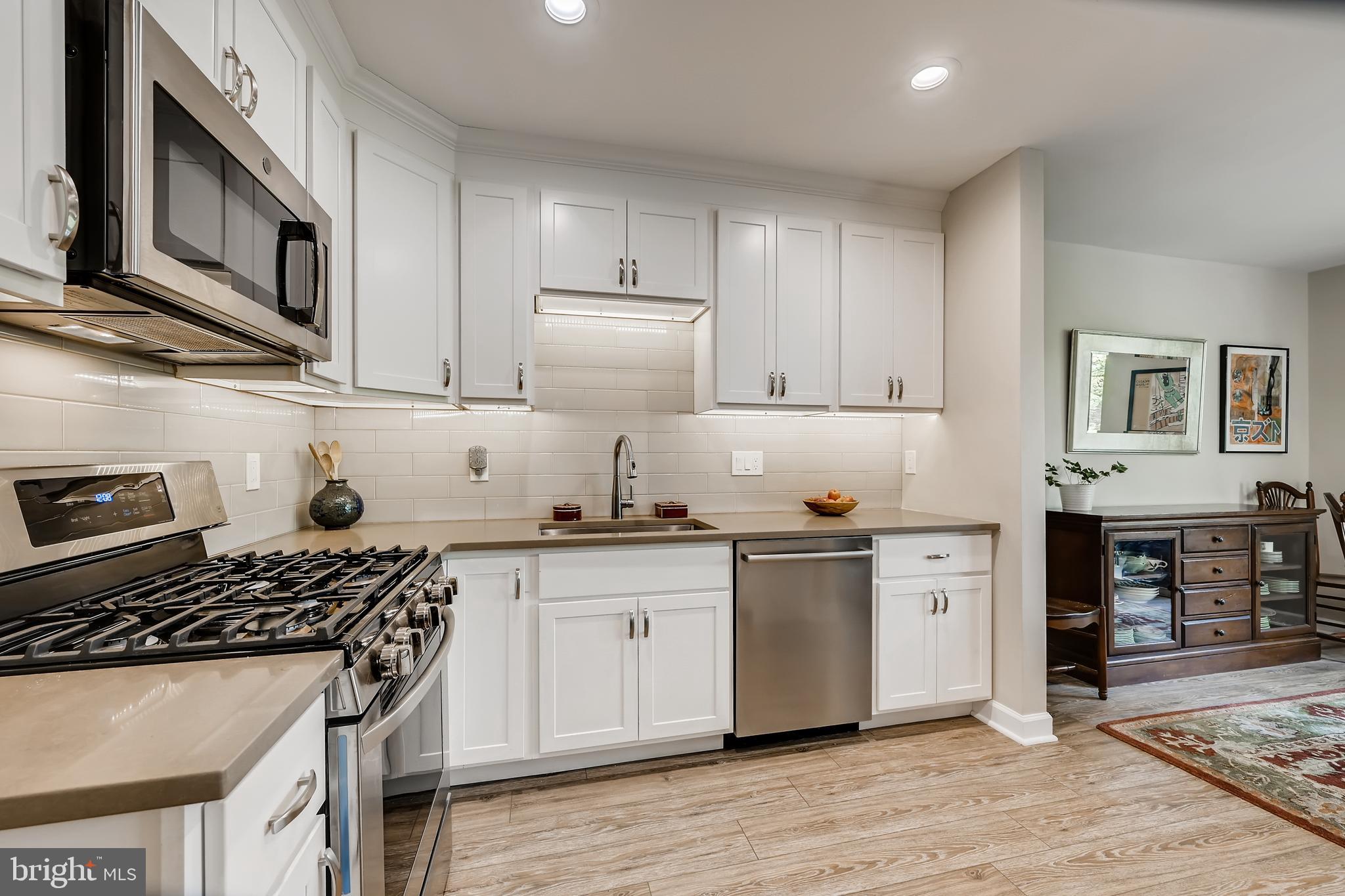 112 Cross Keys Road, Unit R112D Baltimore, MD 21210 - Photo 8 of 17 loads of cabinet space