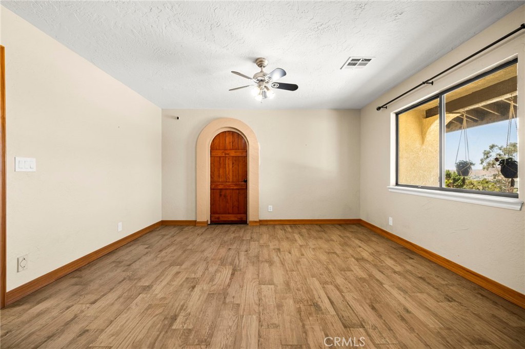 902 Searchlight Ranch Road Acton, CA 93510 - Photo 13 of 58 Dining room