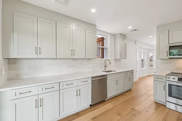 $1,155,000 | 32 Larch Street, Unit 32, Boston, MA 02135