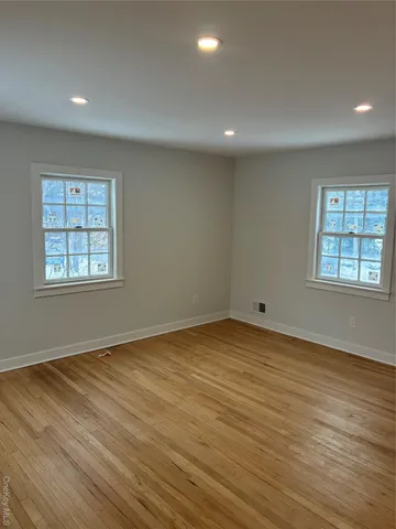 $5,550 | 204 East Shore Road, Great Neck, NY 11023