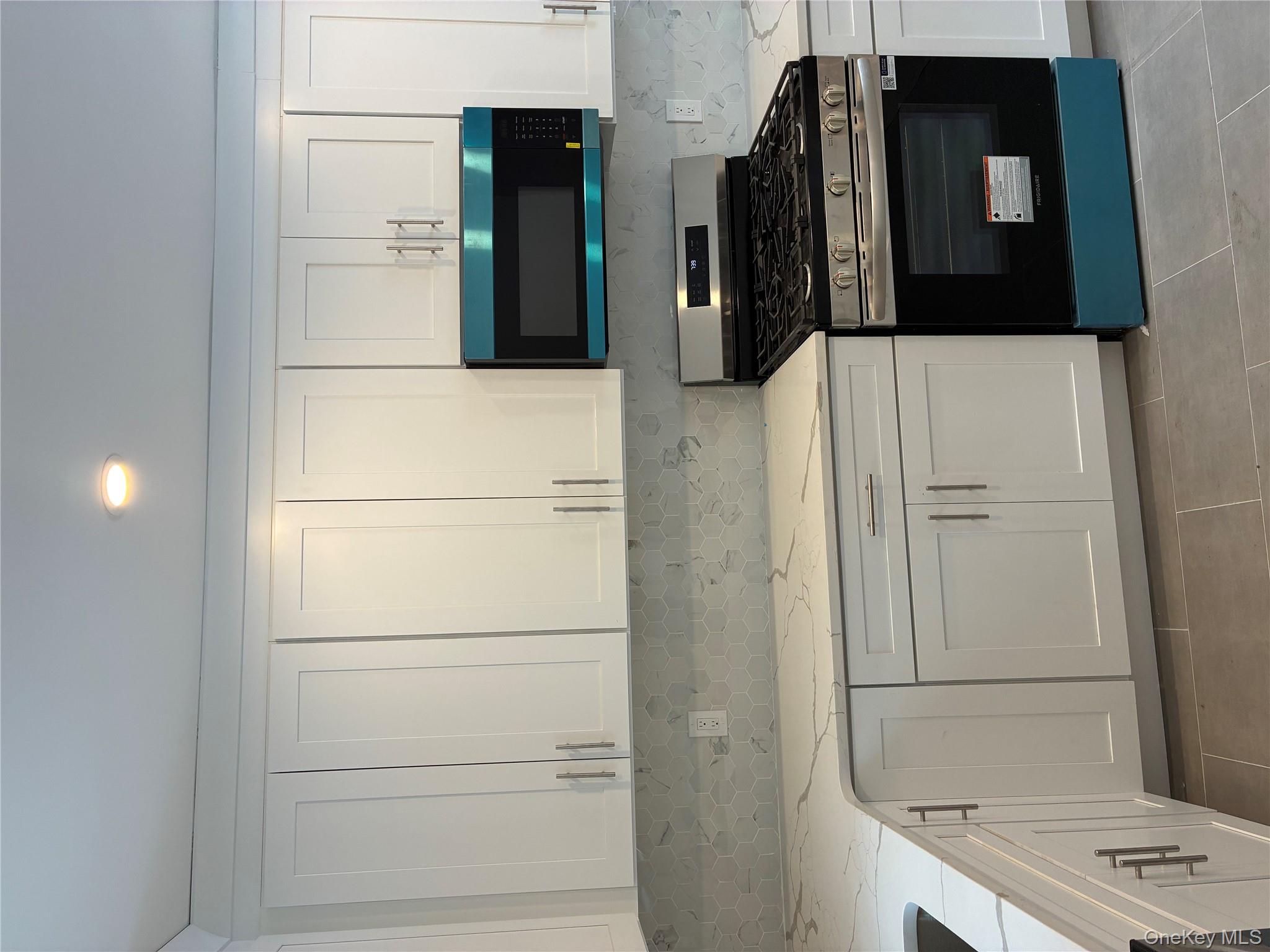 204 East Shore Road Great Neck, NY 11023 - Photo 5 of 17