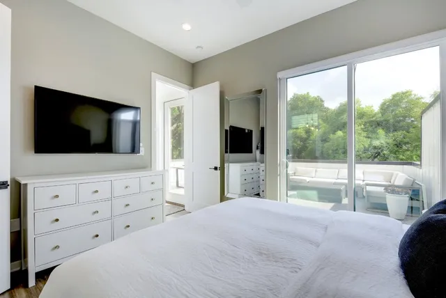 $4,900 | 2804 South 1st Street, Unit 3103, Austin, TX 78704