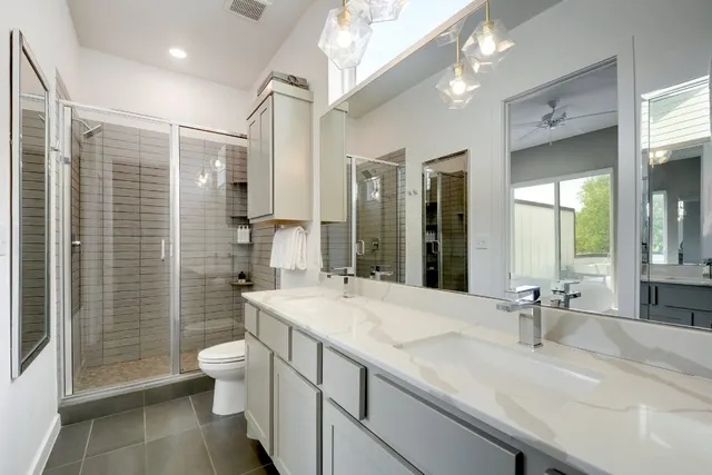 $4,900 | 2804 South 1st Street, Unit 3103, Austin, TX 78704