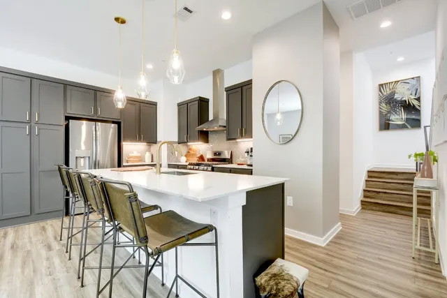 $4,900 | 2804 South 1st Street, Unit 3103, Austin, TX 78704