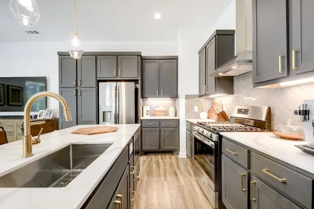 $4,900 | 2804 South 1st Street, Unit 3103, Austin, TX 78704