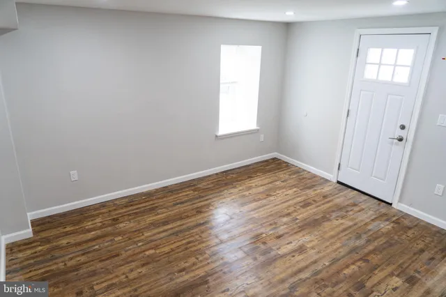 $3,300 | 518 East Avenue, Glenside, PA 19038