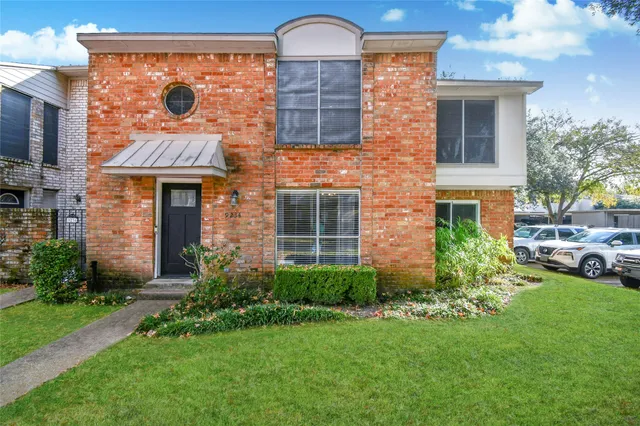 $180,000 | 9234 Westwood Village Drive, Unit 17, Houston, TX 77036