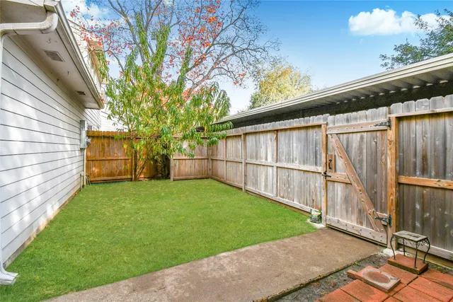 $180,000 | 9234 Westwood Village Drive, Unit 17, Houston, TX 77036