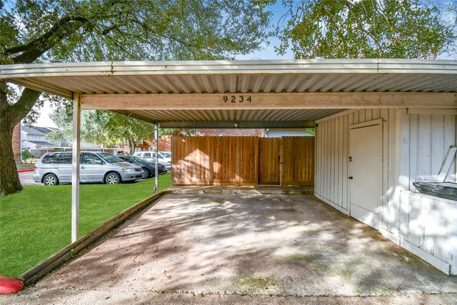 $180,000 | 9234 Westwood Village Drive, Unit 17, Houston, TX 77036