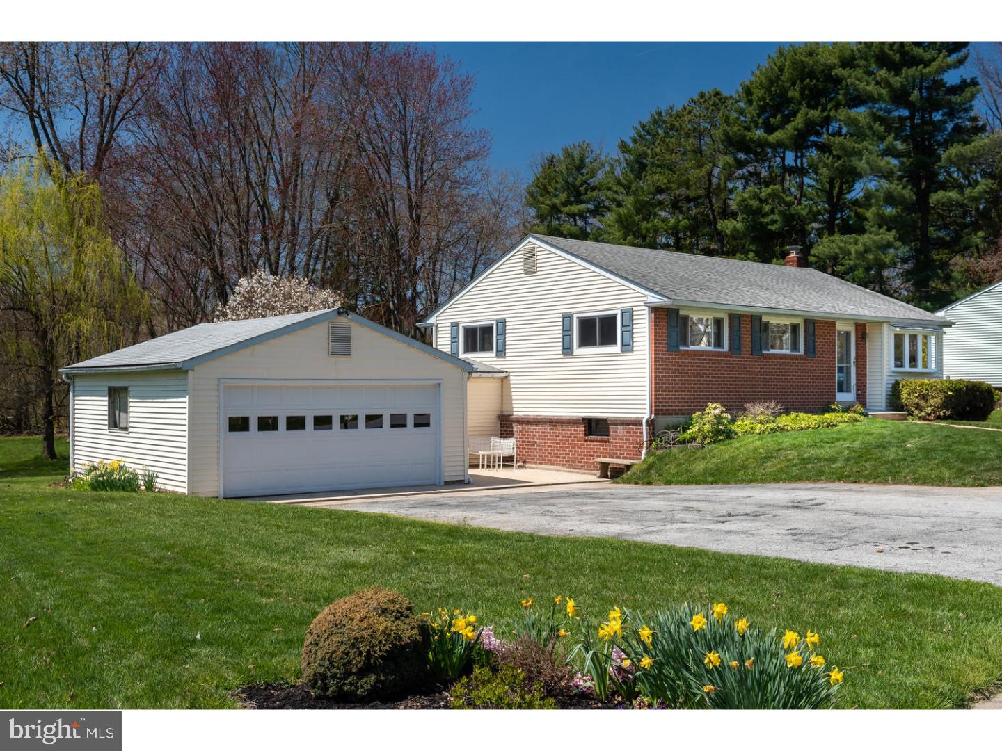 21 Rutgers Drive Exton, PA 19341 - Photo 22 of 22 Garage