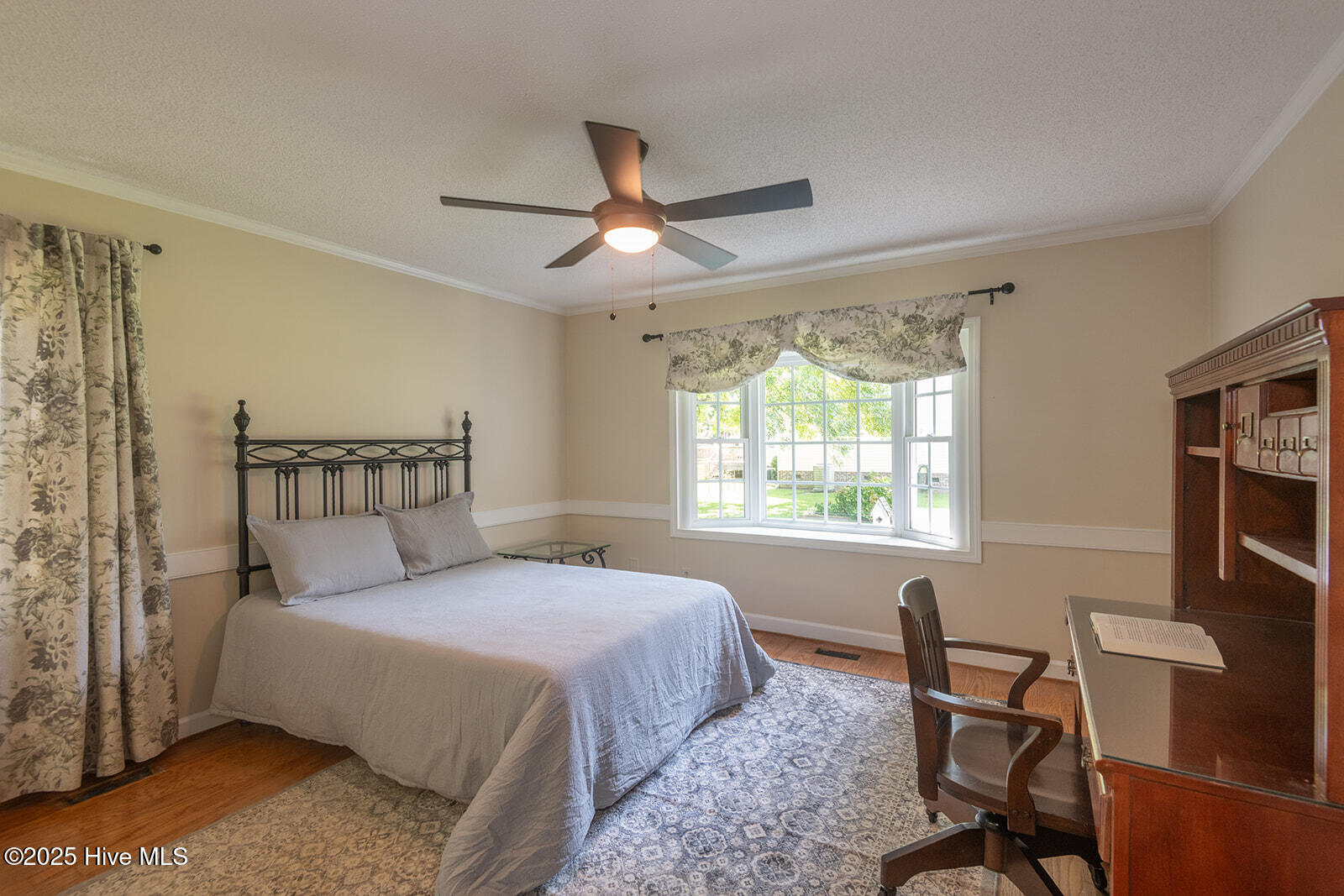 102 Hunters Trail Elizabeth City, NC 27909 - Photo 17 of 45 OFFICE/BONUS ROOM WITH BUILT-IN CABINETRY. LOCATED DOWNSTAIRS FOR CONVENIENCE.