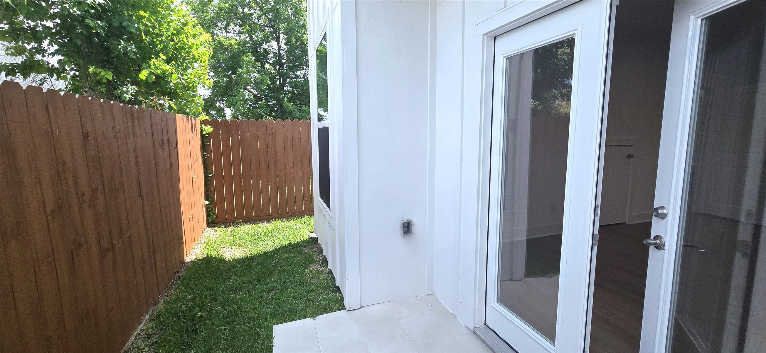 1475 Ferguson Way, Unit A Houston, TX 77088 - Photo 19 of 19 Side yard