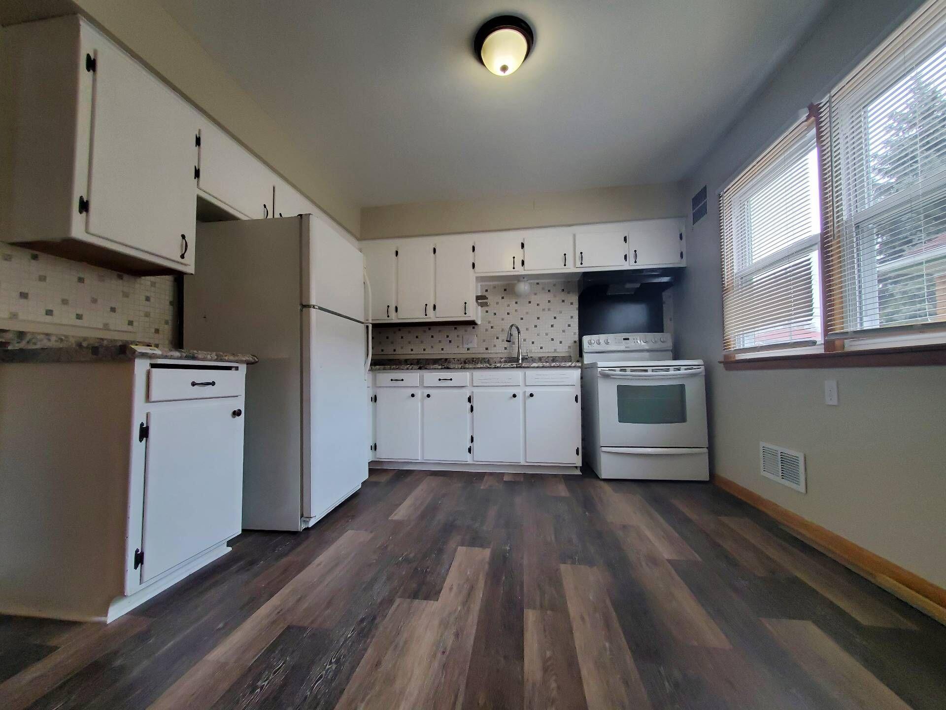 4054 North 85th Street, Unit UPPR Milwaukee, WI 53222 - Photo 3 of 16 Nanette Behrens Berkshire Hathaway