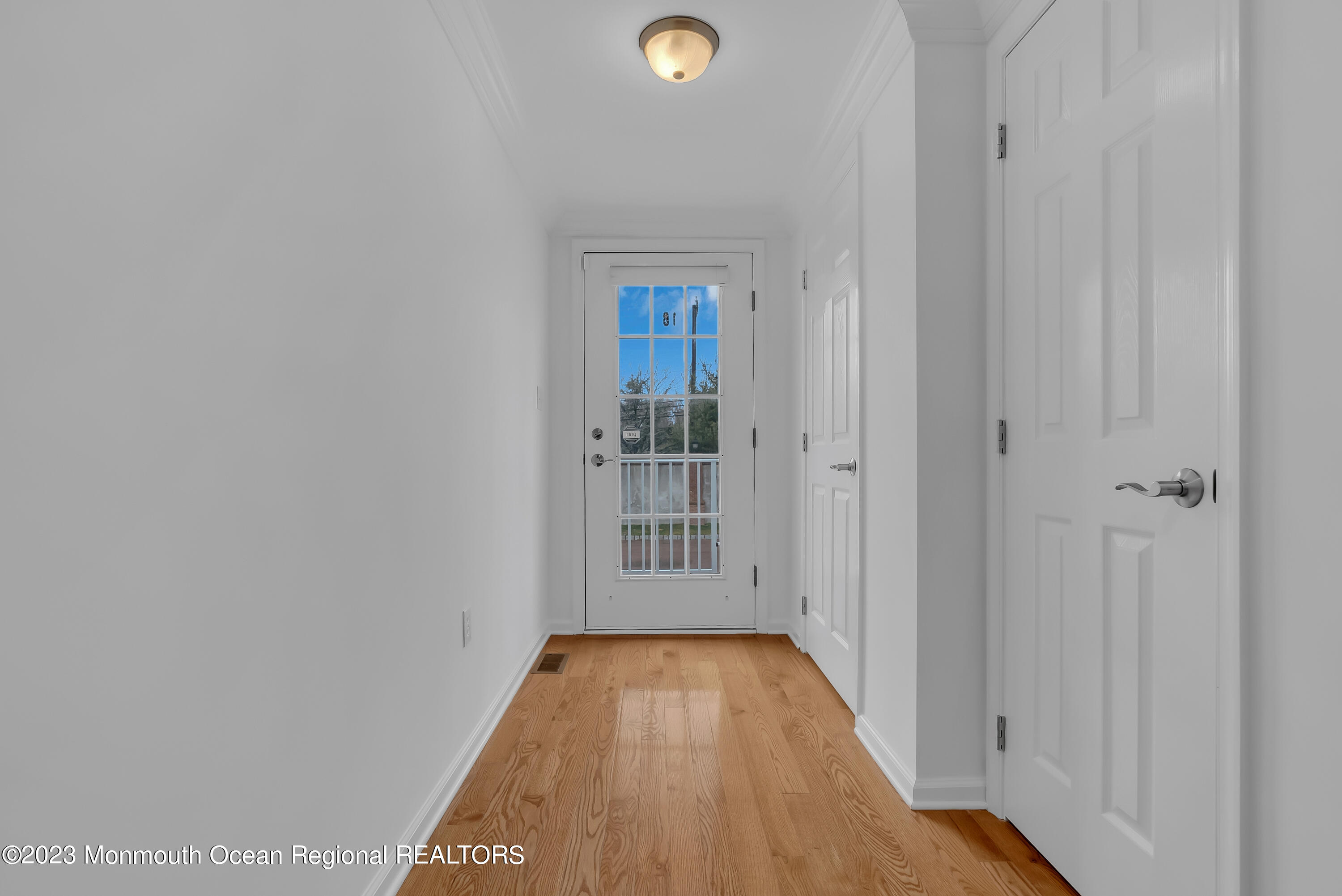 16 Mariners Bend Brielle, NJ 08730 - Photo 6 of 66 a view of a hallway