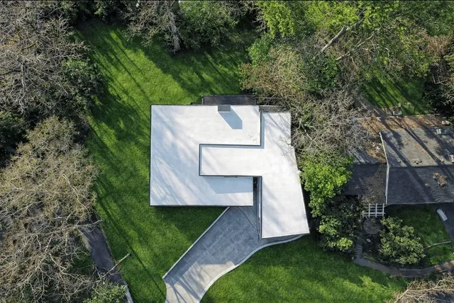 $2,000,000 | 3134 West Roxboro Road Northeast, Atlanta, GA 30324