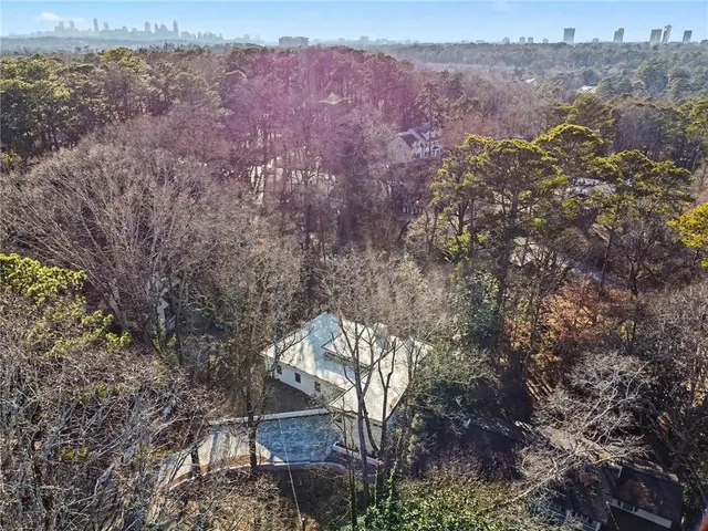 $2,000,000 | 3134 West Roxboro Road Northeast, Atlanta, GA 30324