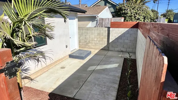 $2,500 | 5527 West 83rd Street, Los Angeles, CA 90045