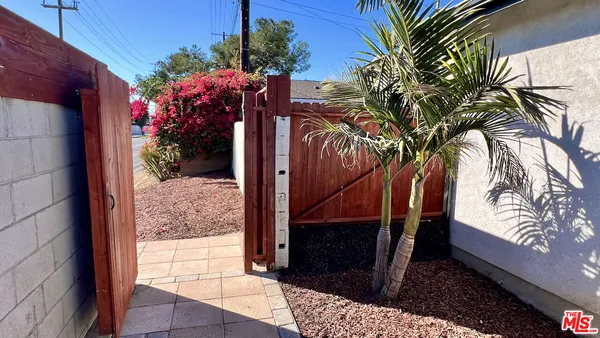 $2,500 | 5527 West 83rd Street, Los Angeles, CA 90045