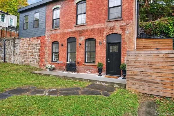 $525,000 | 26 Gill Street, Kingston, NY 12401