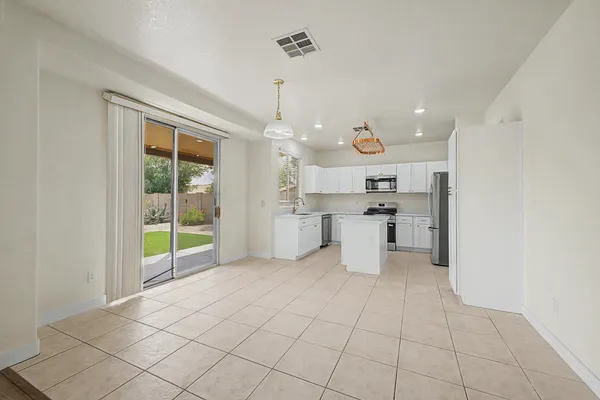 $2,500 | 6771 West Bronco Trail, Peoria, AZ 85383