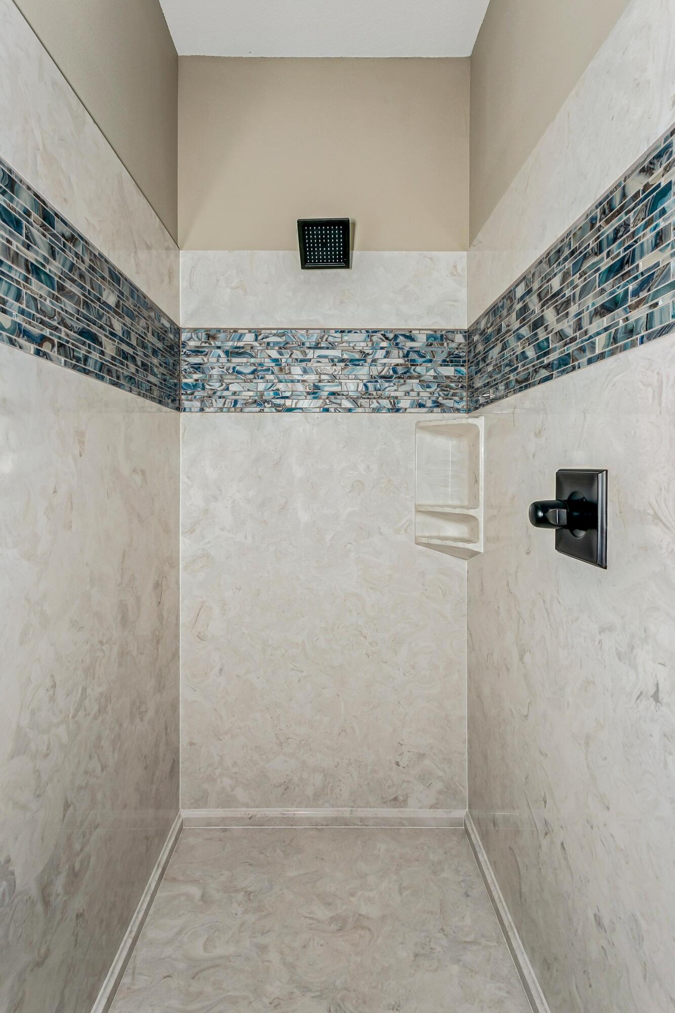 4567 Pfitzer Circle Crestview, FL 32536 - Photo 23 of 33 4567 Pfitzer mastershower2