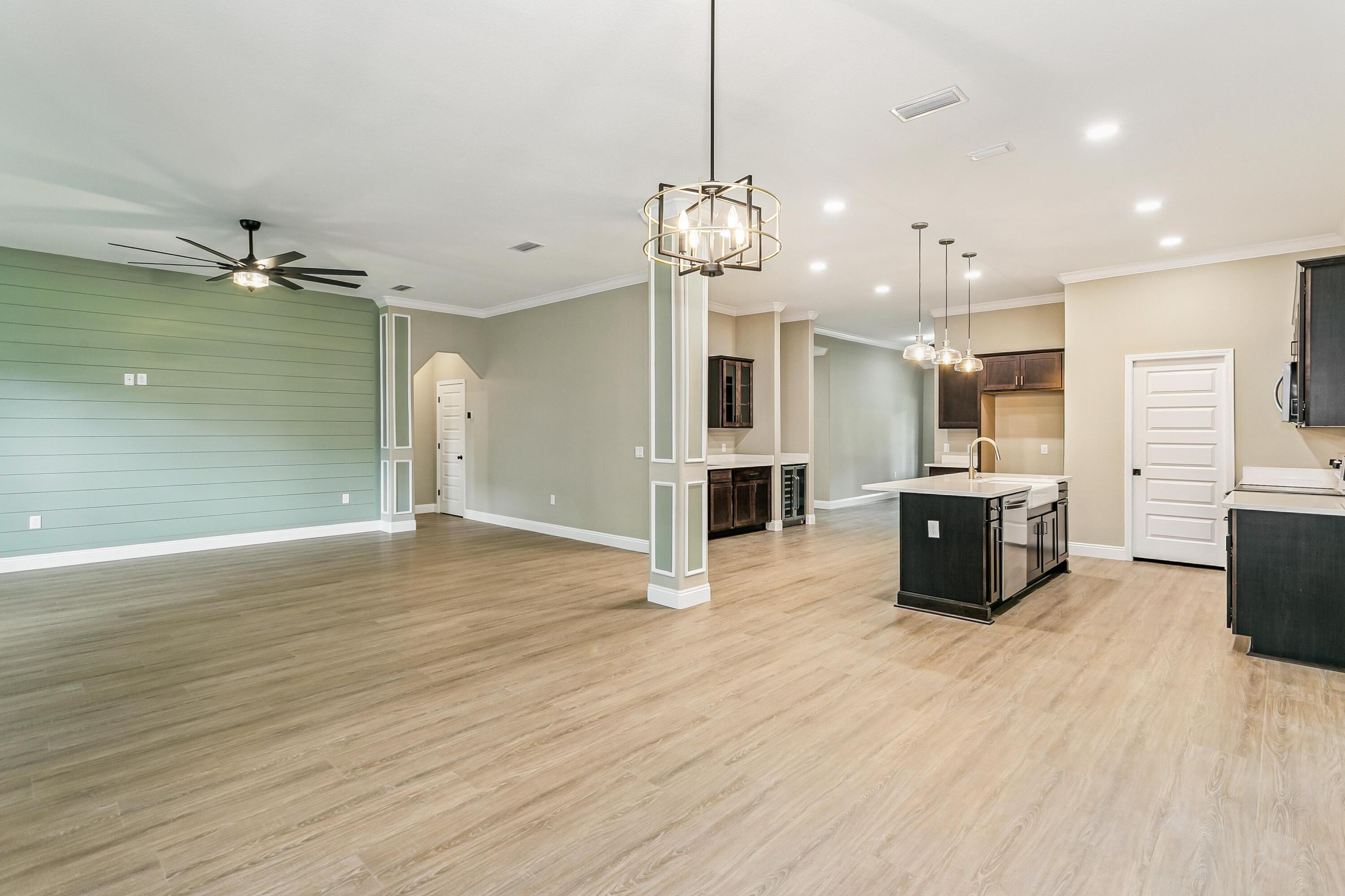 4567 Pfitzer Circle Crestview, FL 32536 - Photo 3 of 33 4567 Pfitzer kitchen