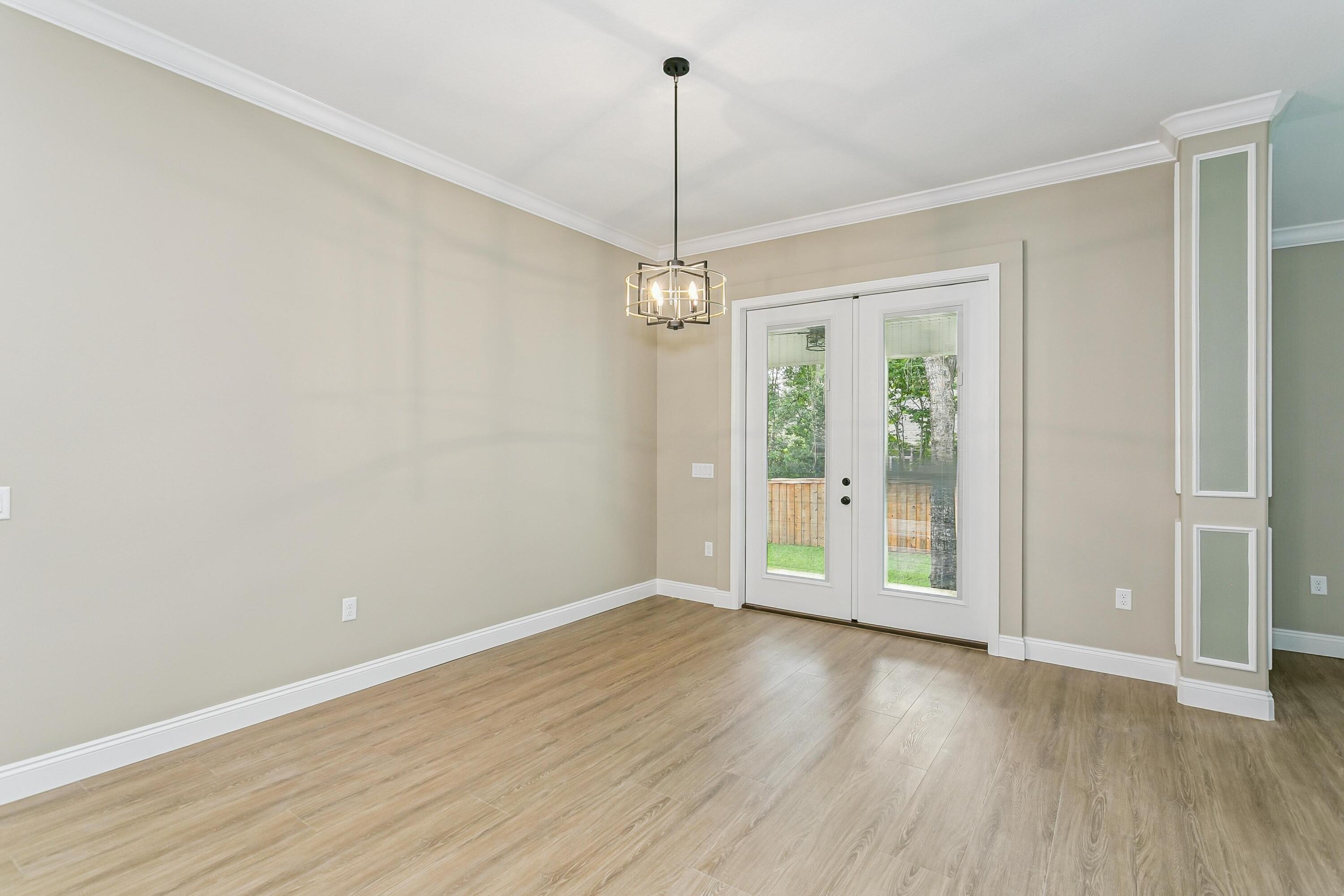 4567 Pfitzer Circle Crestview, FL 32536 - Photo 8 of 33 4567 Pfitzer dining